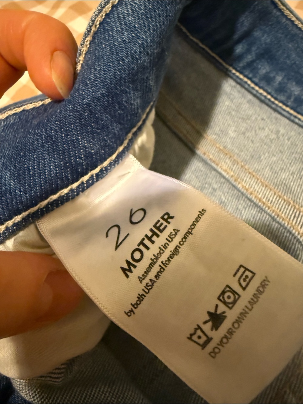 MOTHER the weekender mid rise flared jeans in layover size 26 - Picture 3 of 6